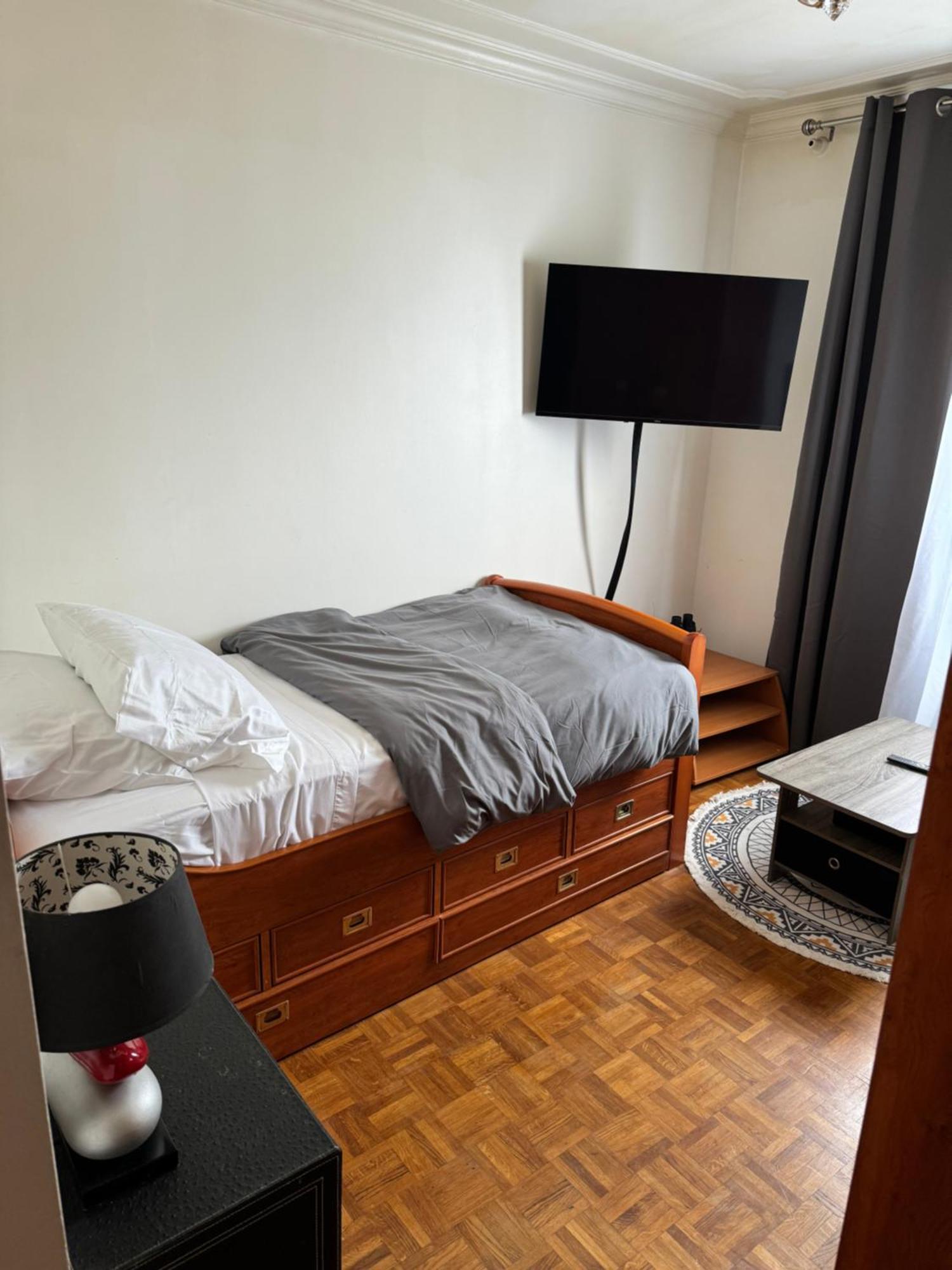 With Balcony, La Defense - Paris Apartment