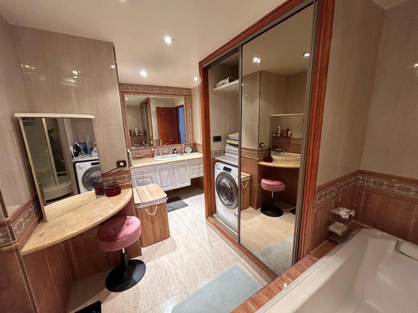 Apartment With Balcony, La Defense - Paris Courbevoie